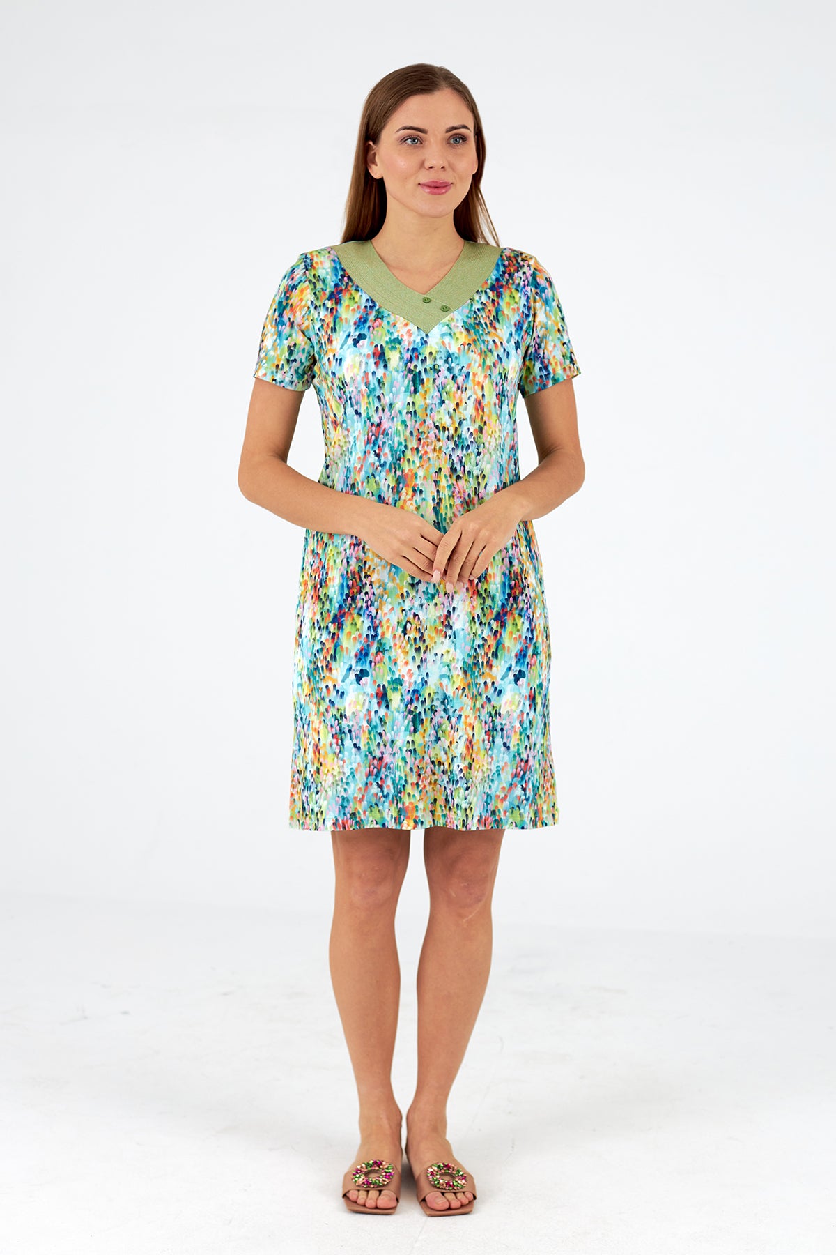 Vestido cuello pico manga corta