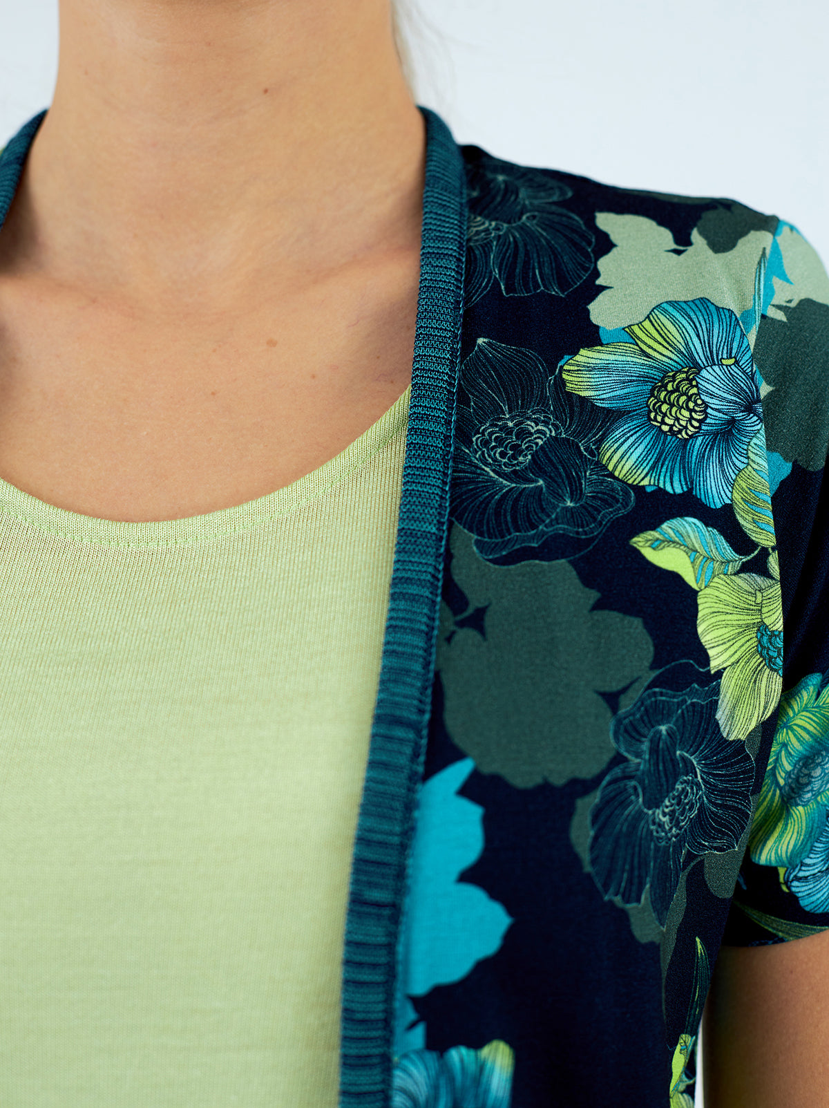 Conjunto simulado de mujer cuello redondo manga corta