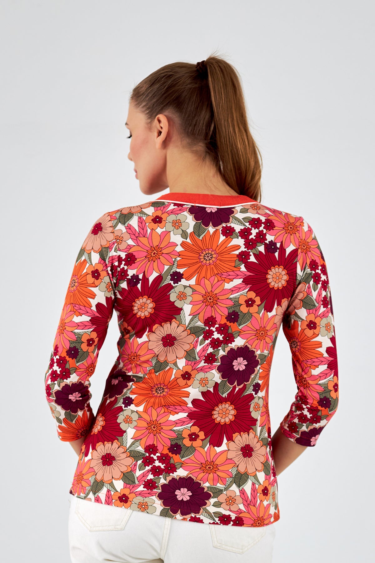 Camiseta de mujer cuello pico manga 3/4