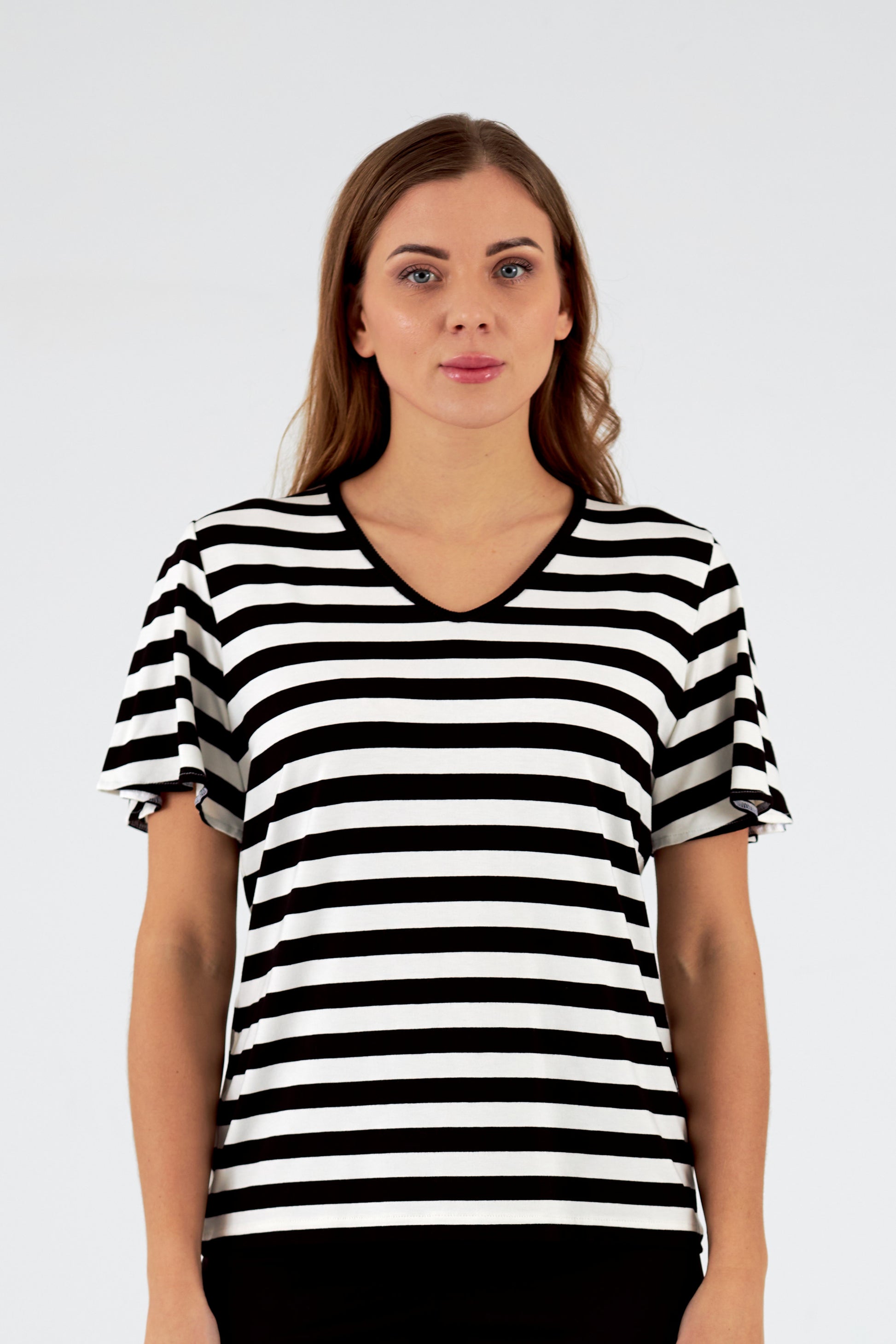 Camiseta de mujer cuello pico manga corta