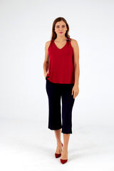 Top de mujer con cuello pico y tirantes