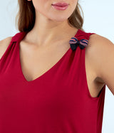 Top de mujer con cuello pico y tirantes
