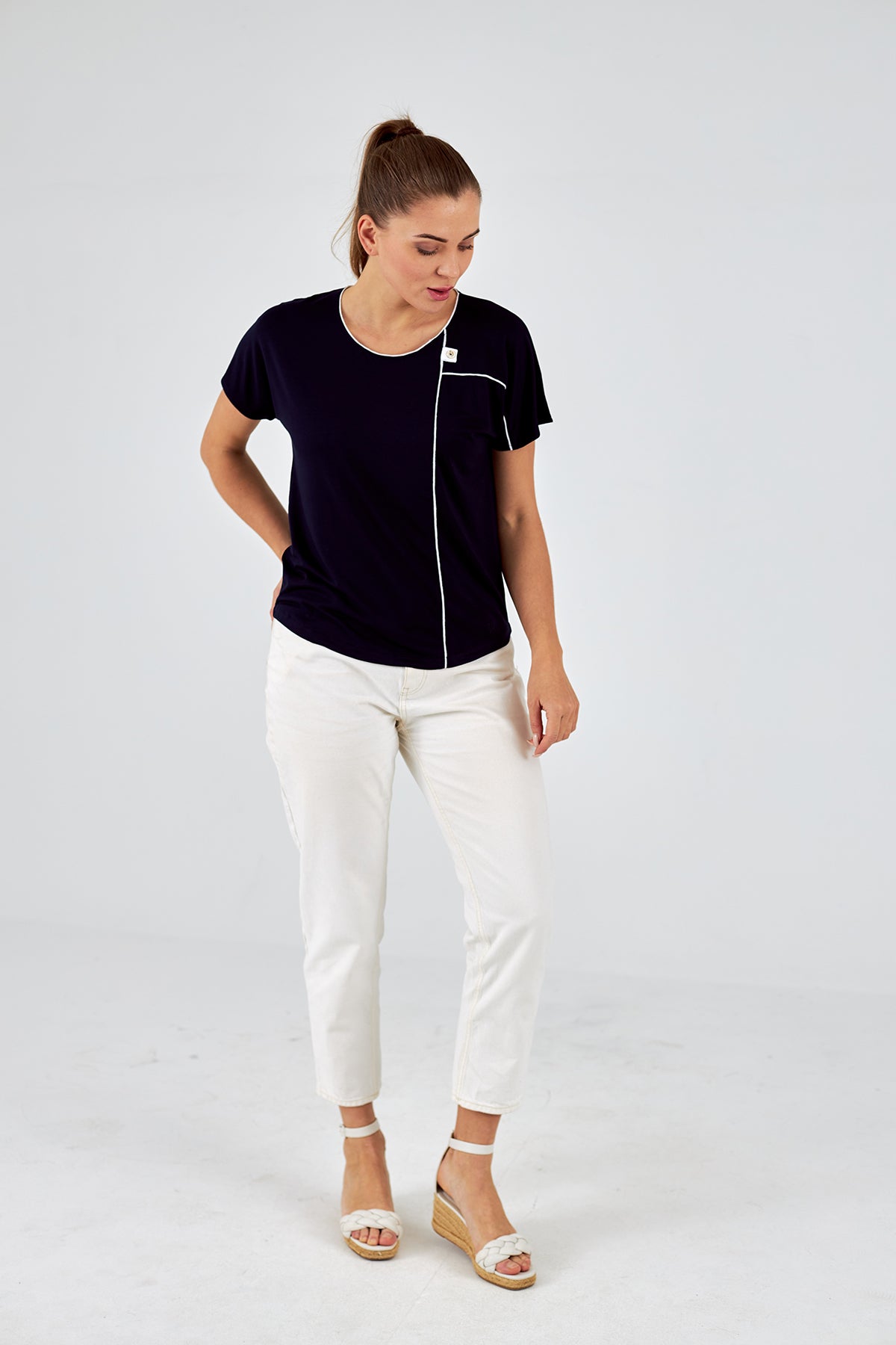 Camiseta de mujer cuello redondo manga corta