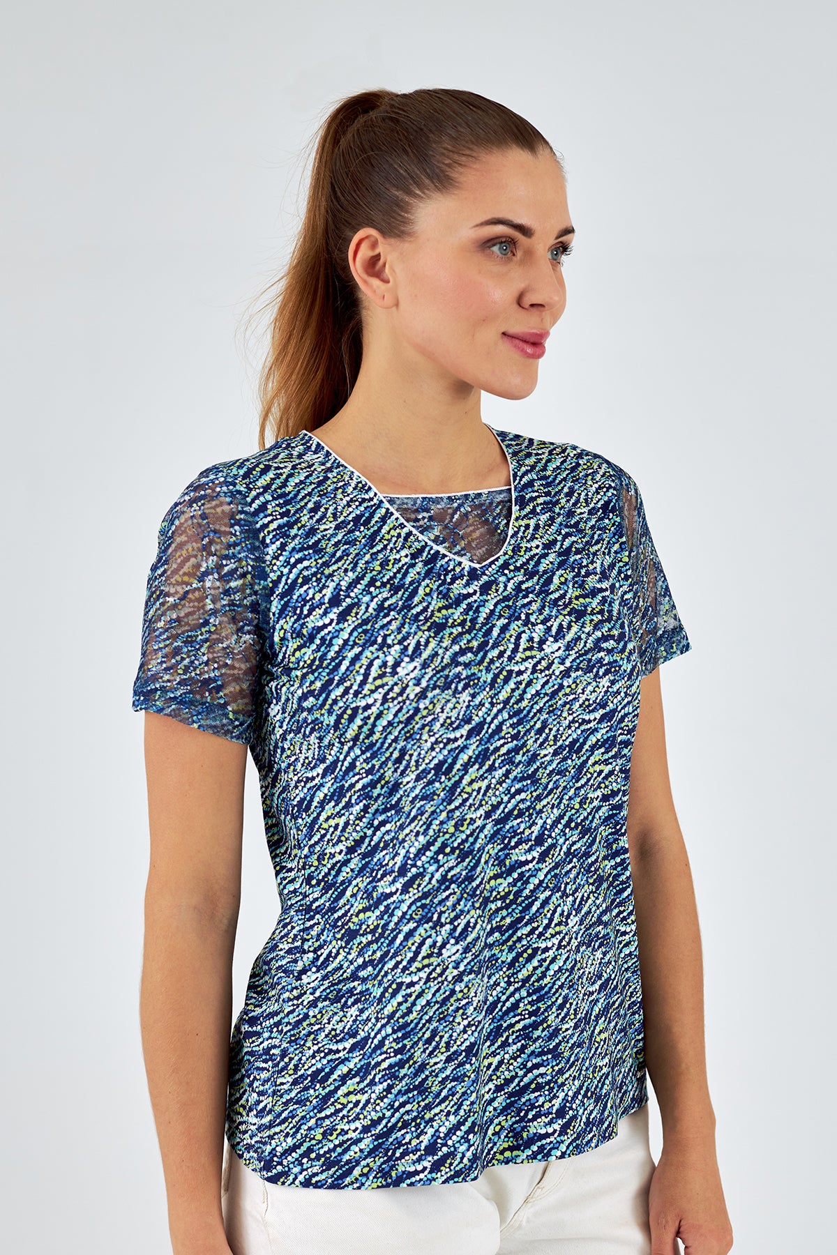 Camiseta de mujer cuello cuadrado manga corta