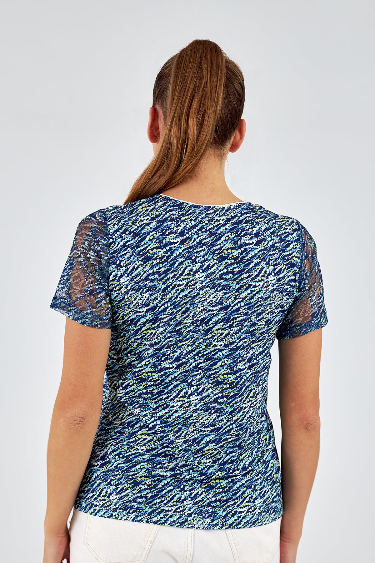 Camiseta de mujer cuello cuadrado manga corta
