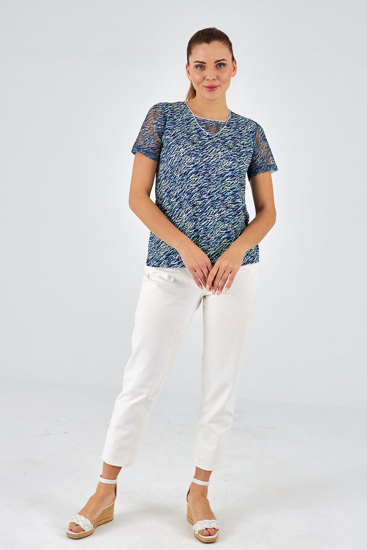 Camiseta de mujer cuello cuadrado manga corta