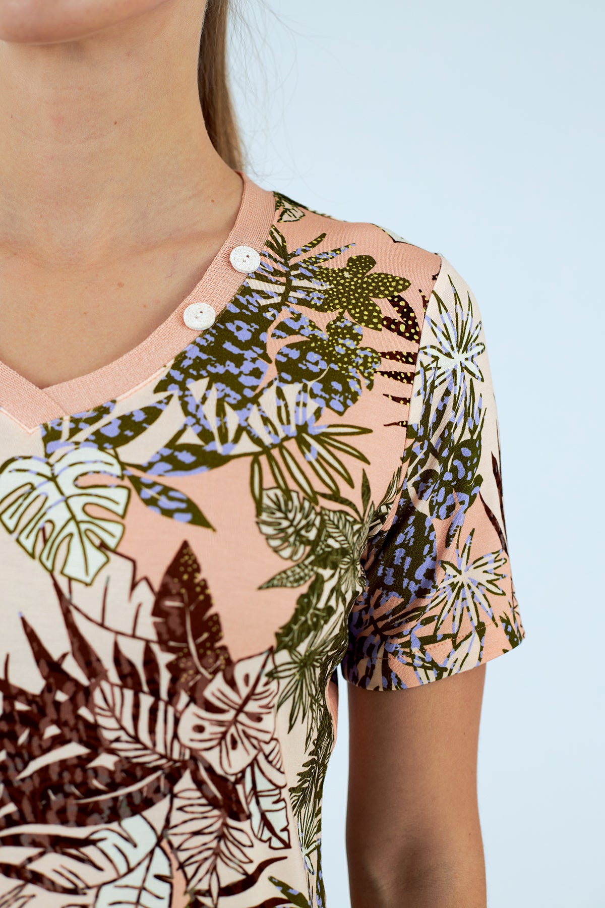 Camiseta de mujer cuello redondo manga corta