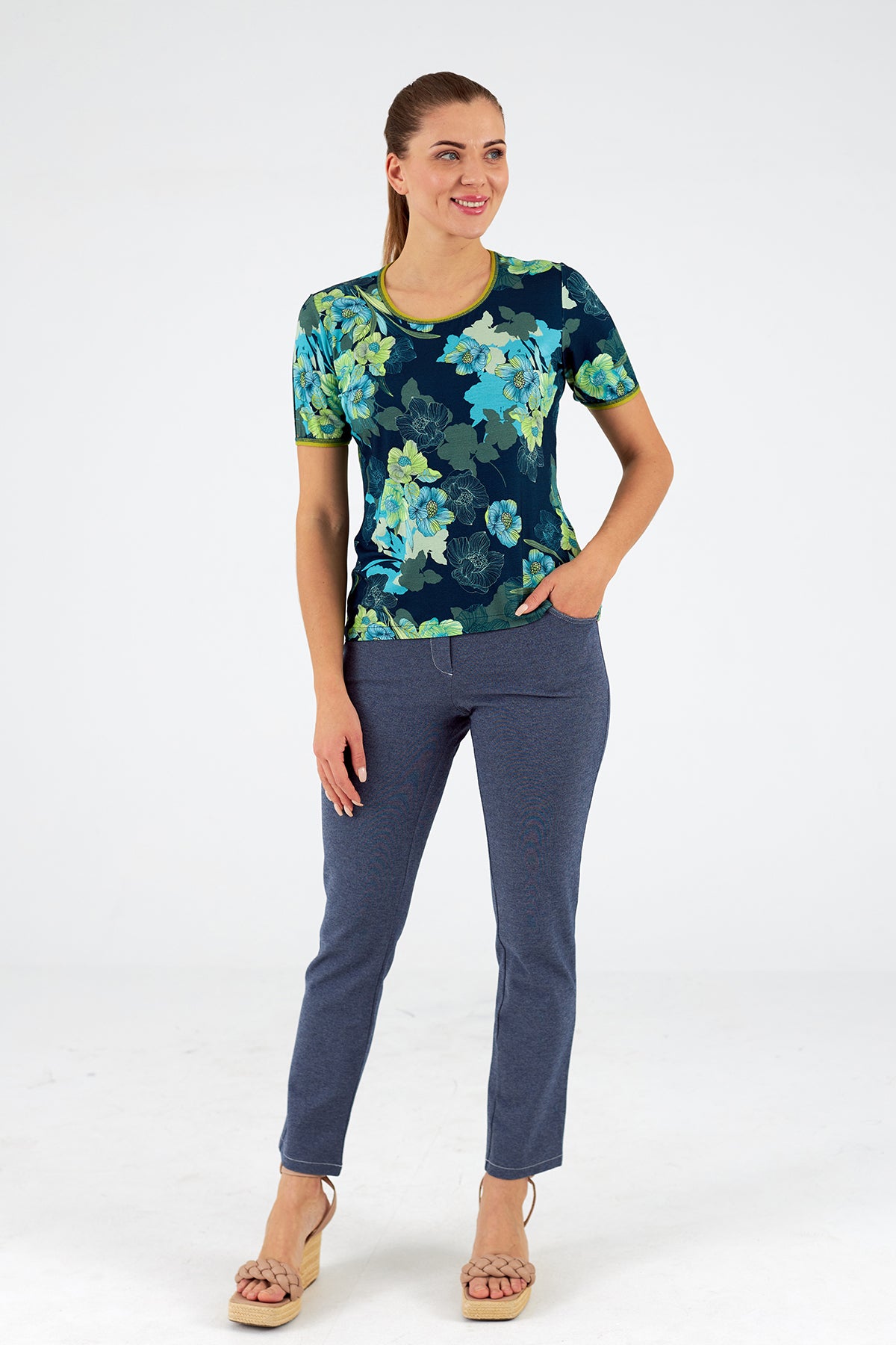 Camiseta de mujer cuello redondo manga corta