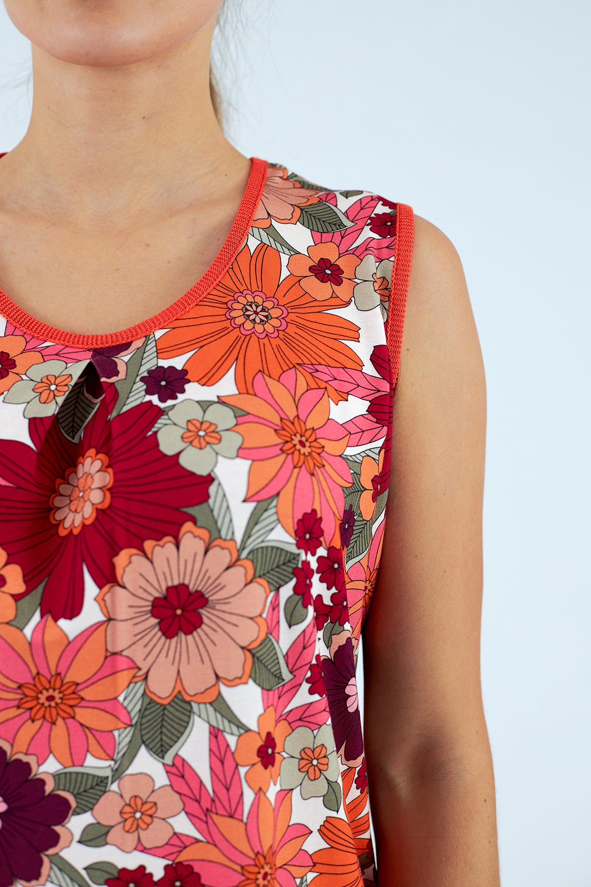 Top de mujer con cuello redondo estampado