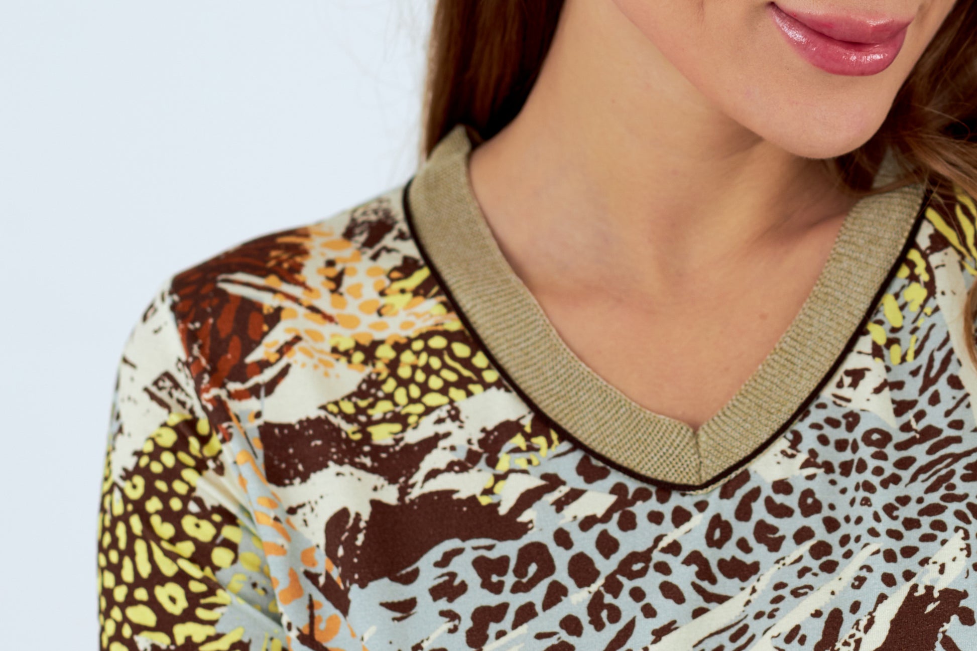 Camiseta de mujer cuello pico manga 3/4