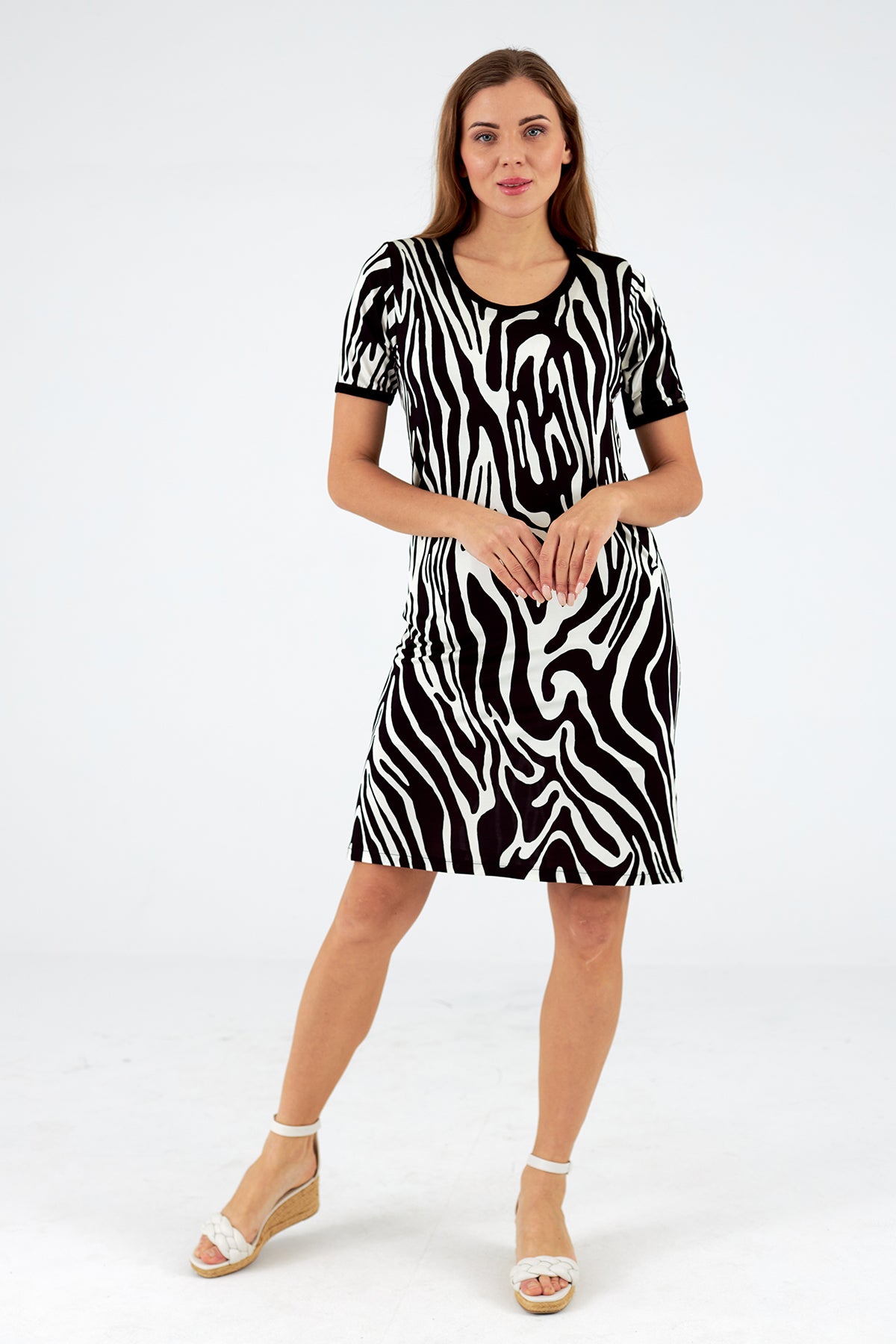 Vestido cuello redondo manga corta