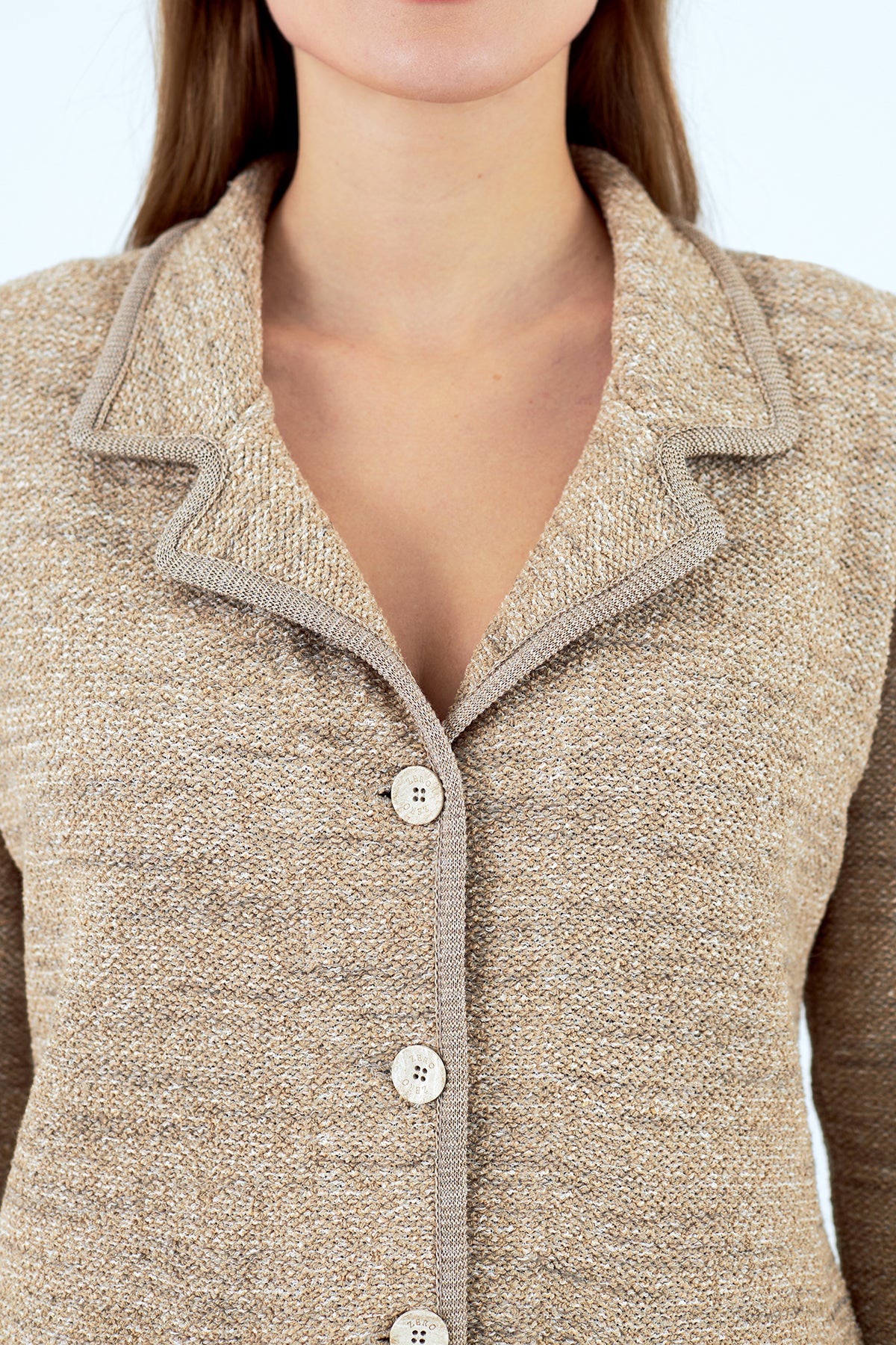 Chaqueta de mujer de punto con cuello solapa 
