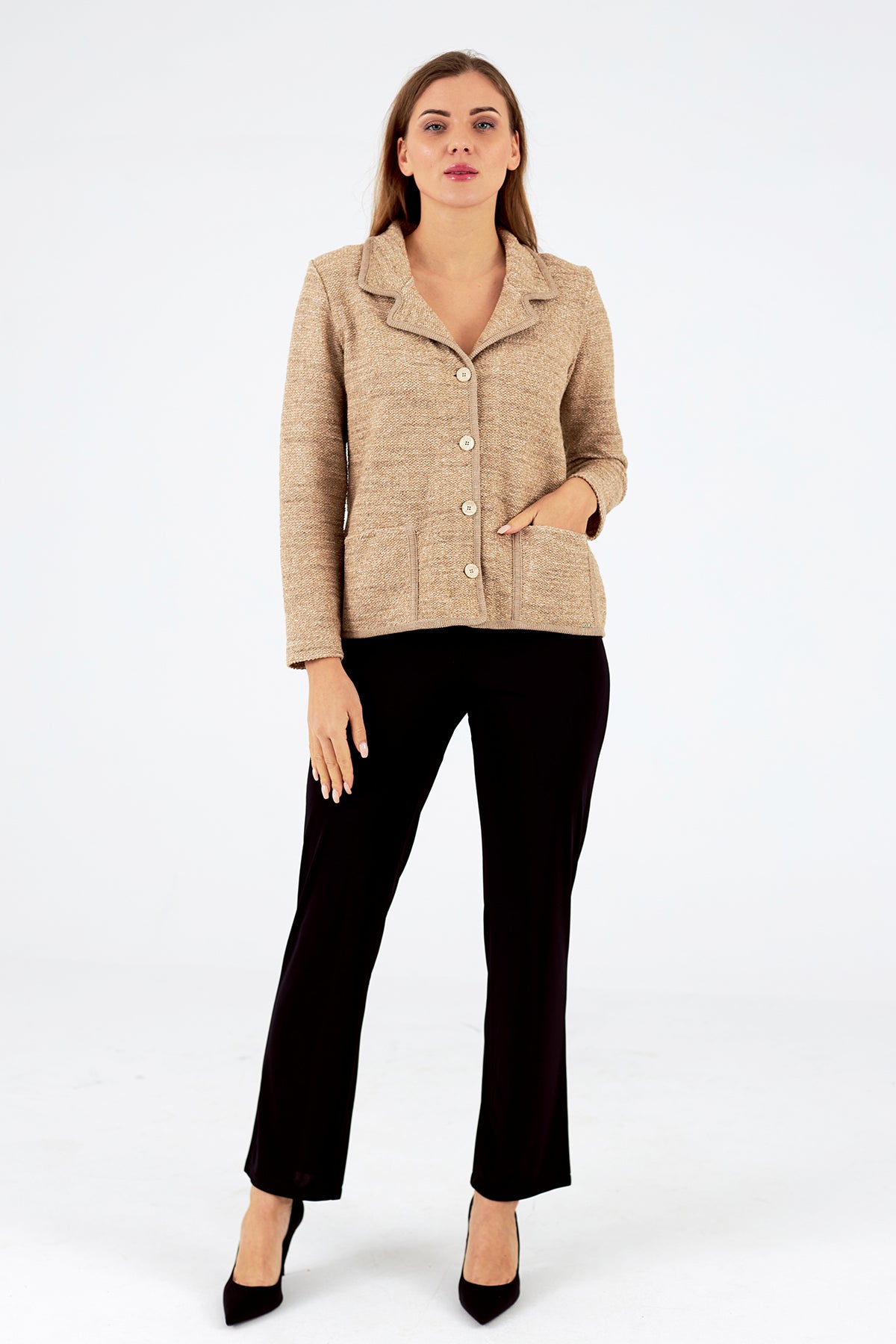 Chaqueta de mujer de punto con cuello solapa 